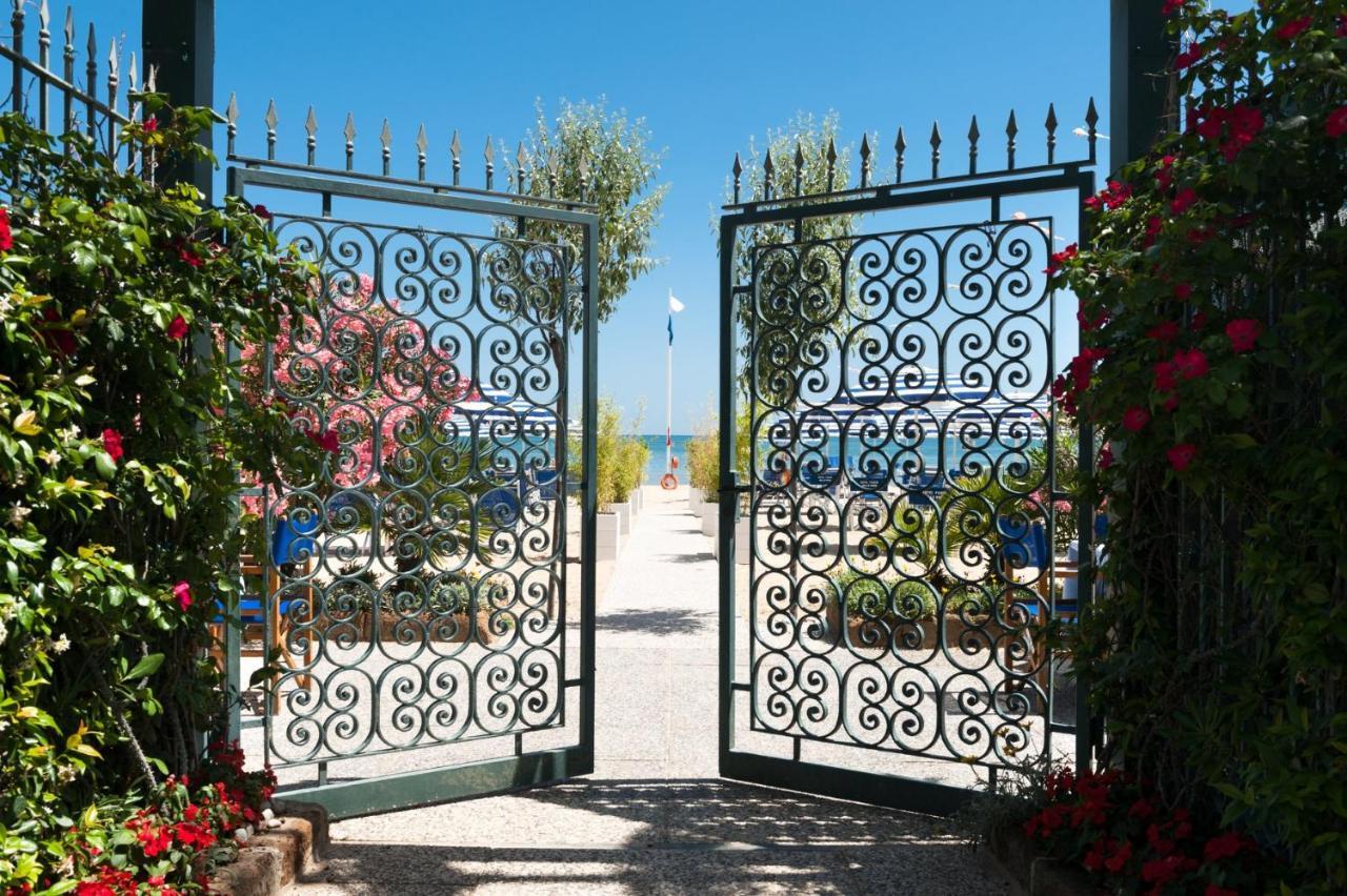 Hotel Parco Delle Rose Силви Марина Екстериор снимка