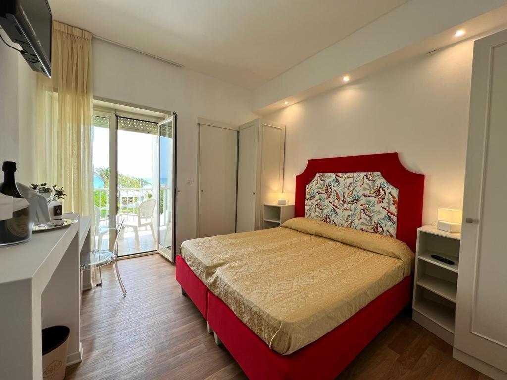 Hotel Parco Delle Rose Силви Марина Екстериор снимка