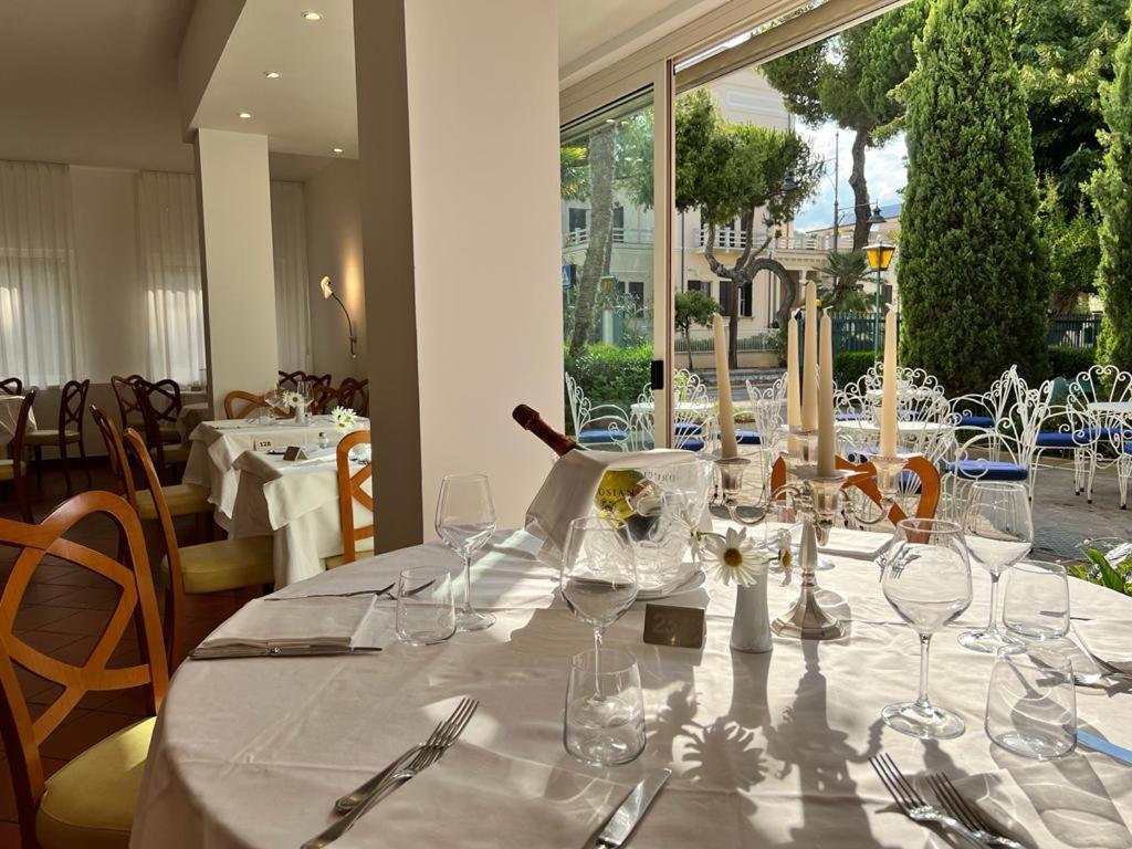Hotel Parco Delle Rose Силви Марина Екстериор снимка