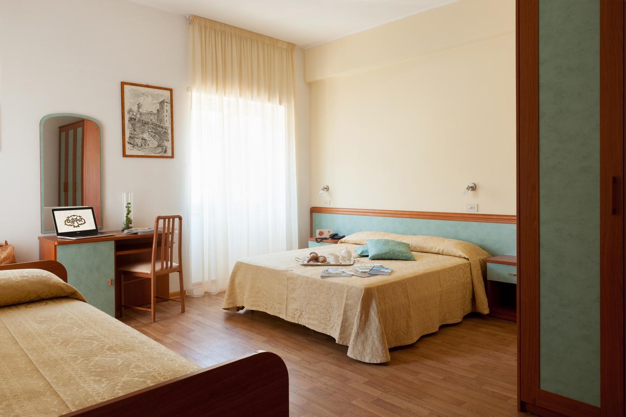 Hotel Parco Delle Rose Силви Марина Екстериор снимка
